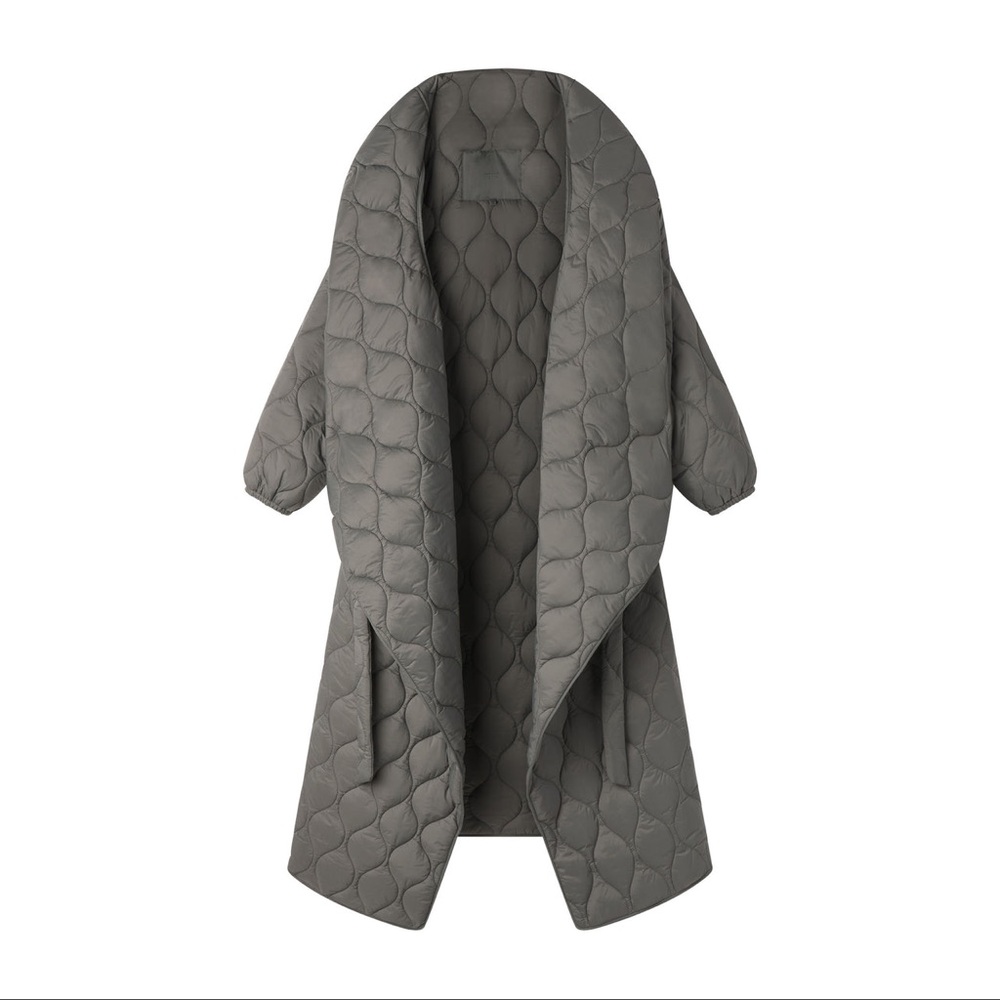 SKIMS Gray Quilted Robe
